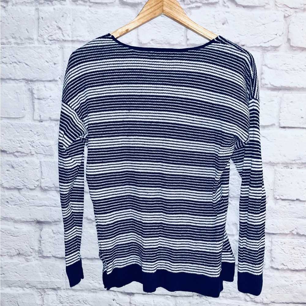 Vineyard Vines LINEN V-neck Top sz M - Picture 2 of 8